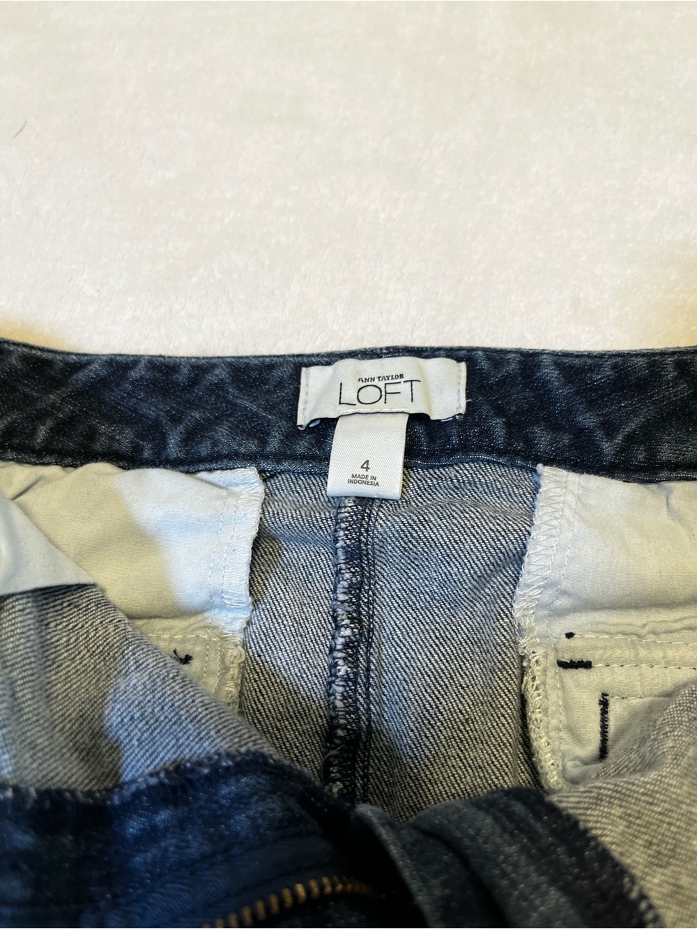 💙 Ann Taylor LOFT Denim A-Line Skirt | Size 4 | Classic Dark Wash - Picture 5 of 5